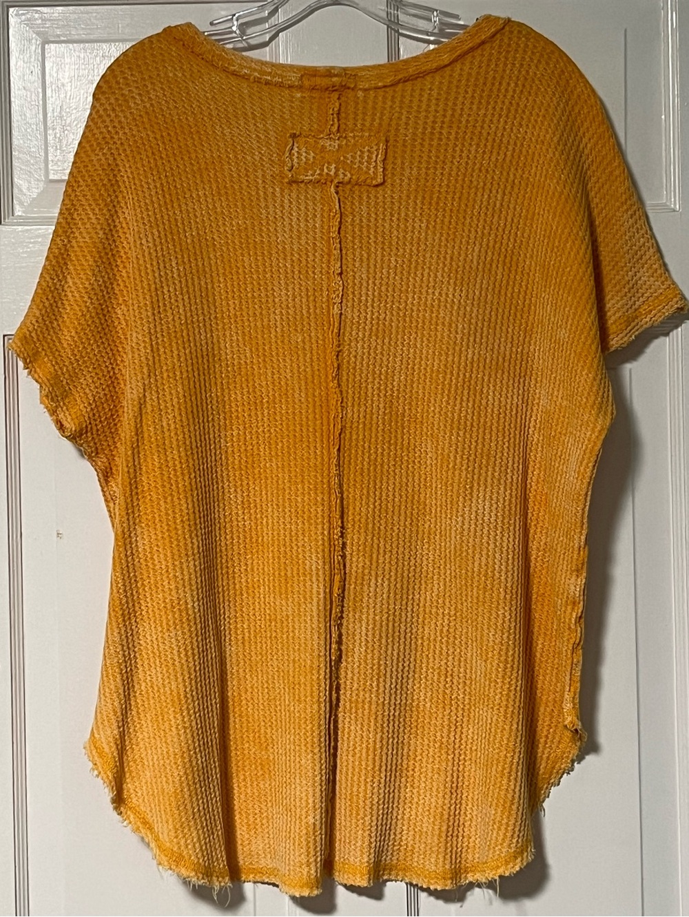 Zenana washed rolled, raw-edge short sleeves center seam detail waffle-knit top - Picture 4 of 10